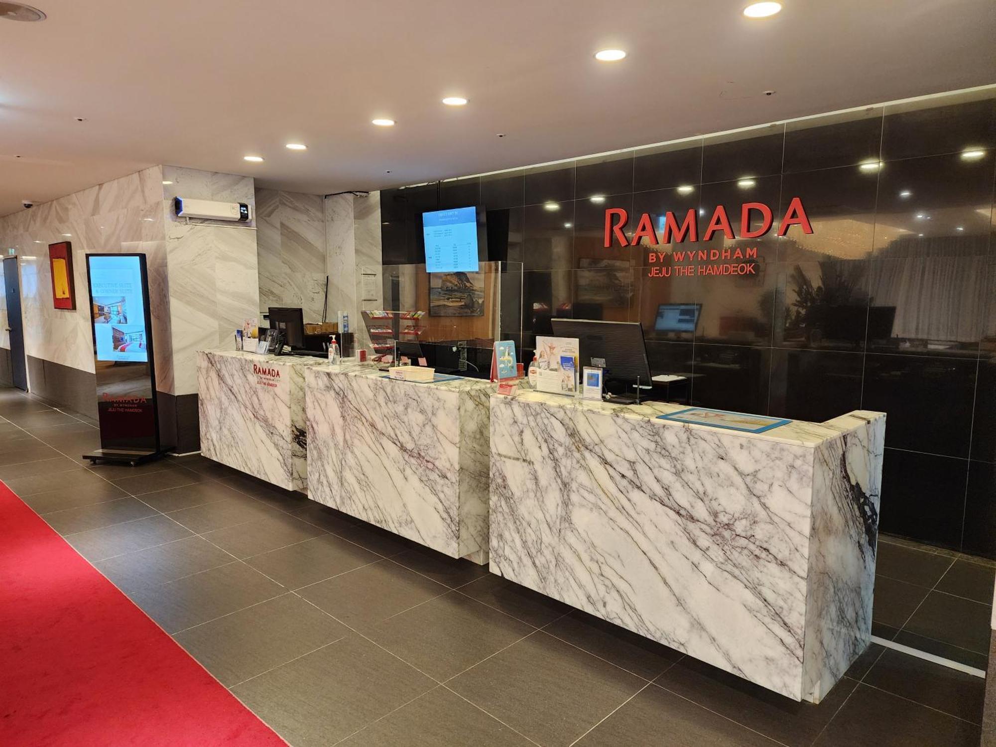Ramada By Wyndham Jeju Hamdeok Hotel Exterior foto
